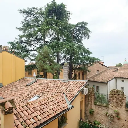 Towers View By Apartment Bologna